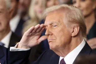 Τραμπ: «Παρακολουθούμε κάθε εκατοστό» στις ιρανικές πυρηνικές εγκαταστάσεις που χτυπήσαμε