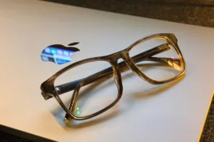 Apple ετοιμάζει «έξυπνα γυαλιά» χωρίς οθόνη