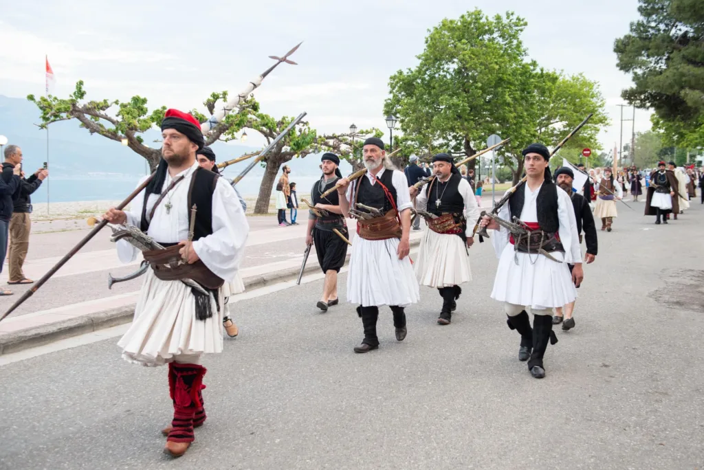 Ναύπακτος: Με Πομπή Αρματωμένων και ιστορικό δρώμενο η 197η Επέτειος της Απελευθέρωσης