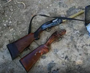 Ασπρόπυργος: Επιχείρηση «σκούπα», 10 συλλήψεις, όπλα σε βόθρο και ρευματοκλοπές, ΒΙΝΤΕΟ, ΦΩΤΟ