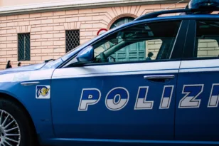 Τραγωδία στην Ιταλία: Μητέρα έπεσε από μπαλκόνι με τα τρία παιδιά της