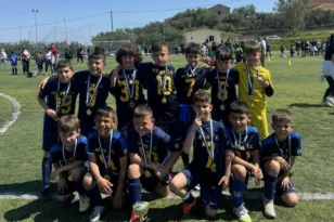 Οι «μικροί» του Άτλαντα Πατρών κέρδισαν εμπειρίες και σήκωσαν κούπα στη Ζάκυνθο ΦΩΤΟ