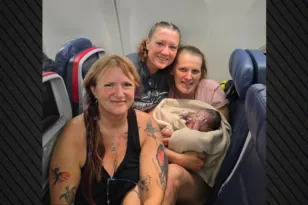 Γέννα στον αέρα: Μωρό ήρθε στον κόσμο λίγα λεπτά πριν την προσγείωση πτήσης