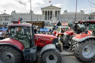 Βιέννη: «Απόβαση» με 300 τρακτέρ στο κέντρο της πόλης