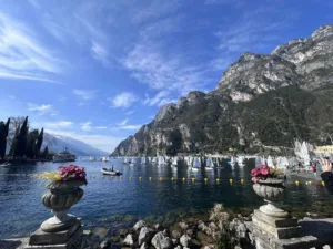 Ελαμψαν στη λίμνη Γκάρντα οι ιστιοπλόοι του ΙΟΠ