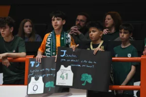 Προμηθέας-Παναθηναϊκός: Κερκίδες με δροσιά, ομορφιά και χαμόγελα - Φωτογραφίες