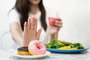 Απώλεια βάρους: Γιατί ένα μικρό γλυκό μπορεί να βοηθήσει περισσότερο από τη στέρηση