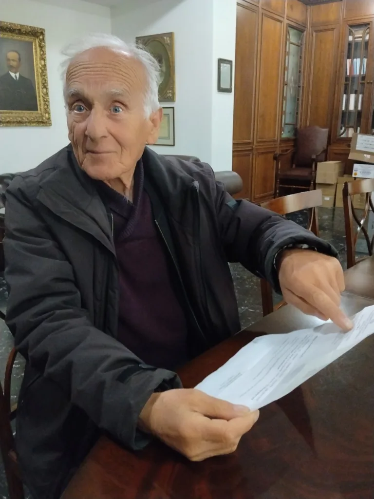 Πάτρα: Ενώ ζει, τον... «πέθαναν» - Η «Οδύσσεια» του Διονύση Σταθακόπουλου με τον ΕΦΚΑ