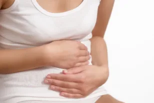 Δυσκοιλιότητα: Αυτά είναι τα 7 θαυματουργά βότανα που ανακουφίζουν και την καταπολεμούν