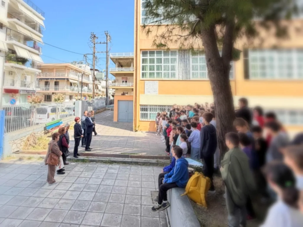 Πάτρα: Ο Δήμος τίμησε με παιδιά τον αντιδικτατορικό αγώνα - Με αφορμή την 21η Απριλίου