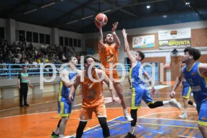 Τα Αραχωβίτικα/Ακταίο πήραν το ντέρμπι με την ΕΑΠ, η ΑΕ Ροϊτίκων το «25 στα 25»! ΦΩΤΟ