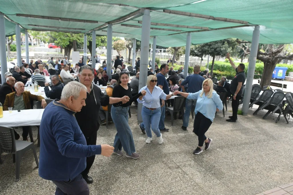 Πάτρα: Με ευχές και χαμόγελα το Πασχαλινό Γλέντι του Δήμου ΦΩΤΟ