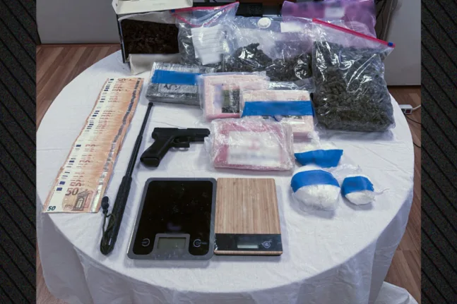 Εγκληματική οργάνωση με 3,9 κιλά κοκαΐνης, 3,1 κιλά κάνναβης, πιστόλι και μετρητά