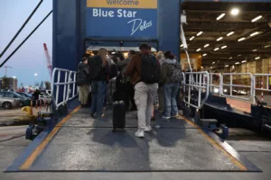 Πάσχα: Άρχισε η έξοδος των εκδρομέων για τα νησιά, αυξημένη η κίνηση,ΦΩΤΟ