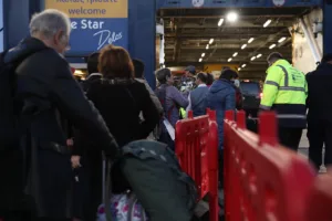 Πάσχα: Άρχισε η έξοδος των εκδρομέων για τα νησιά, αυξημένη η κίνηση,ΦΩΤΟ