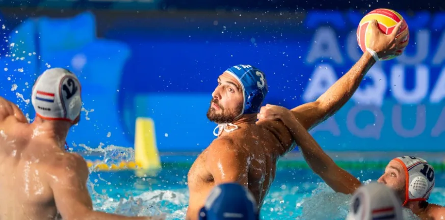 Η Εθνική πόλο λύγισε στο φινάλε από την Ιταλία