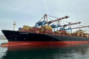 Νέος συναγερμός στα Στενά του Ορμούζ: Πυρά και κατά δεύτερου πλοίου μετά το κοντέινερ ελληνικών συμφερόντων