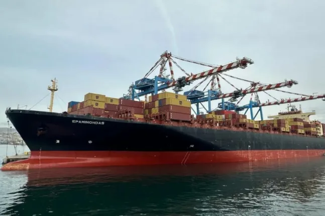 Νέος συναγερμός στα Στενά του Ορμούζ: Πυρά και κατά δεύτερου πλοίου μετά το κοντέινερ ελληνικών συμφερόντων