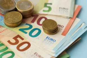 Νοικοκυριά: Αυξήθηκε το διαθέσιμο εισόδημα, αλλά η αποταμίευση παραμένει αρνητική