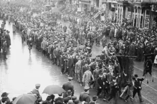 Εργατική Πρωτομαγιά: Από το Σικάγο του 1886 έως τις σύγχρονες διεκδικήσεις – Η ιστορία της ημέρας των εργαζομένων