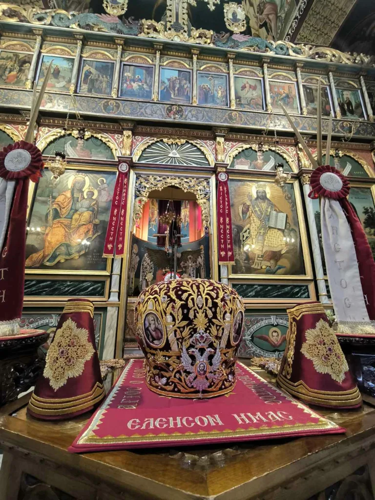 Αίγιο: Με εκκλησιαστική λαμπρότητα και πλήθος πιστών ο Εσπερινός της Αγάπης στη Φανερωμένη ΦΩΤΟ