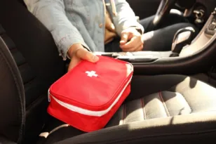 Αλλάζει το φαρμακείο του αυτοκινήτου: Τι θα πρέπει να περιλαμβάνει από τις 18 Ιουνίου και ποιο είναι το πρόστιμο