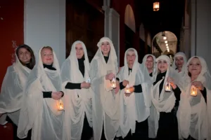 Πάτρα: Κατάνυξη από τις «ΣΦήγΚΕΣ» στην πλατεία Γεωργίου ΦΩΤΟ