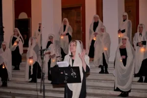 Πάτρα: Κατάνυξη από τις «ΣΦήγΚΕΣ» στην πλατεία Γεωργίου ΦΩΤΟ