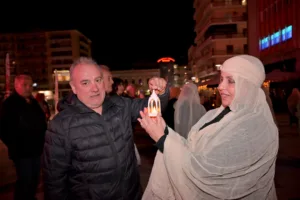 Πάτρα: Κατάνυξη από τις «ΣΦήγΚΕΣ» στην πλατεία Γεωργίου ΦΩΤΟ