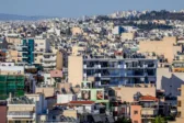 Ελλάδα: Πιο ακριβά τα καταλύματα βραχυχρόνιας μίσθωσης, με λιγότερες κρατήσεις και αγγελίες