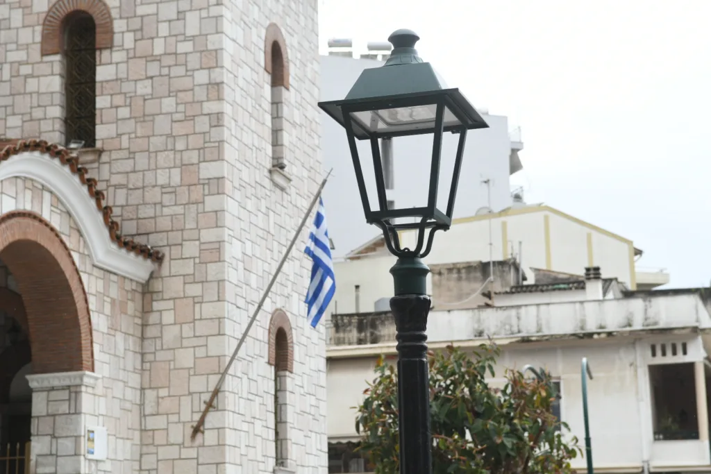 Πάτρα: Νέα φωτιστικά LED σε πλατείες και κοινότητες