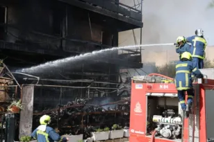 «Είπα στους ιδιοκτήτες να φύγουν για να σώσουν τη ζωή τους» μαρτυρία για τη φωτιά στο Ίλιον