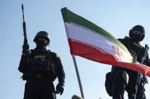 Φρουροί της Επανάστασης: Προειδοποίηση στις ΗΠΑ για «μακρά και οδυνηρή» σύγκρουση