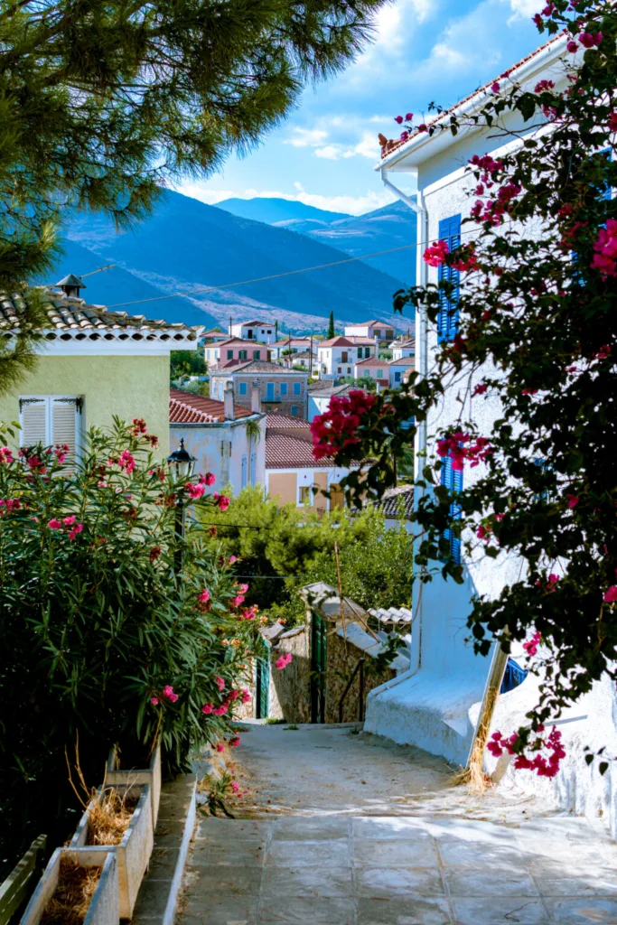 Πρωτομαγιά: 4 μαγευτικές αποδράσεις μια ανάσα από την Πάτρα ΦΩΤΟ