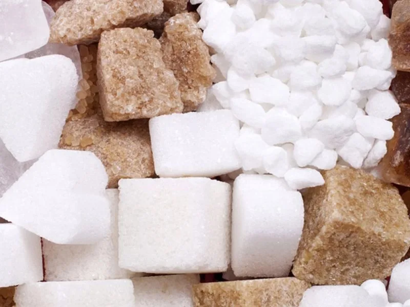 Εγκέφαλος: 7 τροφές και ποτά που κάθε νευροχειρουργός αποφεύγει συστηματικά