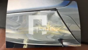 Κινούνταν στην Εθνική Οδό και έπεσε κομμάτι τσιμέντου στο ΙΧ τους! ΦΩΤΟ