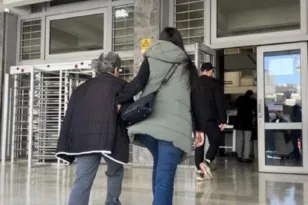 Θεσσαλονίκη: Προθεσμία για την Παρασκευή πήρε η 77χρονη που κατηγορείται για τη δολοφονία του 82χρονου συζύγου της