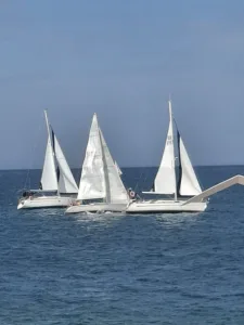 Αγώνας «Θυσίας» από ΙΟΠ: 100 ιστιοπλόοι, 29 σκάφη, μοναδικό θέαμα - Φωτογραφίες