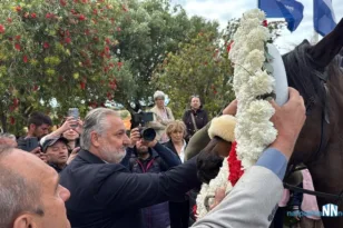 Μεσολόγγι: Αναβίωσαν οι ιπποδρομίες του Αγίου Γεωργίου με εκατοντάδες θεατές ΦΩΤΟ