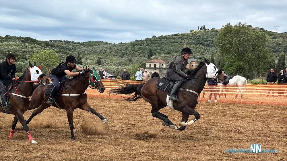 Μεσολόγγι: Αναβίωσαν οι ιπποδρομίες του Αγίου Γεωργίου με εκατοντάδες θεατές ΦΩΤΟ