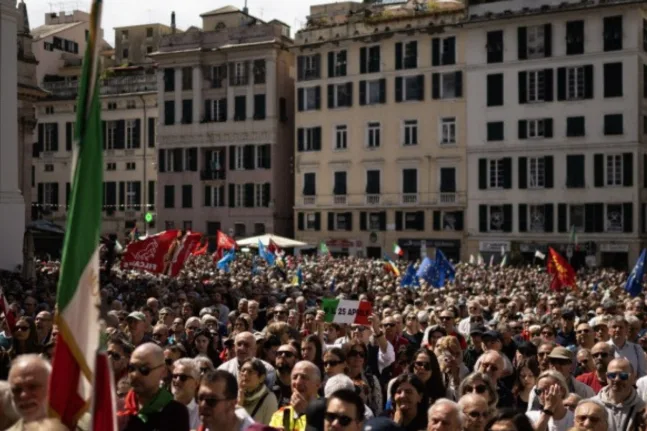 Ρώμη: 21χρονος χτύπησε με αεροβόλο ζευγάρι σε πορεία