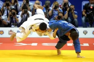 Ελληνικό «FBI»: Η νύχτα που μπλόκαραν τα 1,15 εκατ. ευρώ στο Κιάτο – Ο τζουντόκα και ο επιχειρηματίας κοντά στην Πάτρα