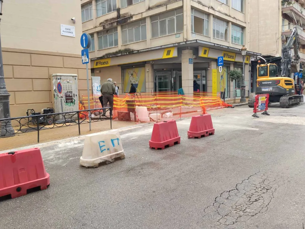 Βαριές ευθύνες για το ανοιχτό εργοτάξιο στην Κανάρη: «Θα κινηθώ νομικά κατά Δήμου και εργολάβου» λέει η Μαρία Θωμά