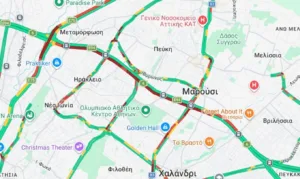 Αττική Οδός: Καραμπόλα τριών ΙΧ και μεγάλη αναστάτωση