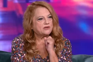 Ελένη Καστάνη: «Δεν μπορώ τα τεράστια νύχια» – Τι είπε για τη σύντροφο του γιου της