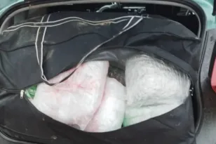 Ανθρωποκυνηγητό σε Καστοριά και Κοζάνη για 43χρονο – Καταδίωξη, εγκατάλειψη οχήματος και 76 κιλά κάνναβης