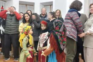 Πάτρα: Τα παιδιά του ΚΔΑΠΑμεΑ ΑΜΠΕΤ ΧΑΣΜΑΝ γνώρισαν από κοντά τον κόσμο της παραδοσιακής φορεσιάς