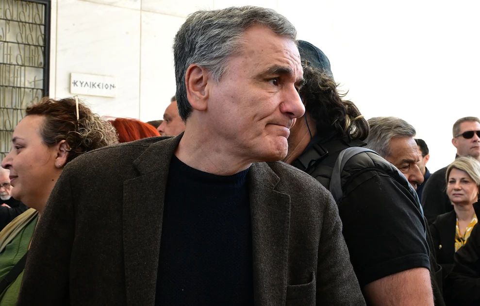 Σε βαρύ κλίμα το τελευταίο «αντίο» στον Βασίλη Ρίζο, γιο της Θεανώς Φωτίου