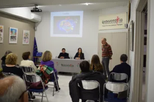 Η εφηβική εξάρτηση στο προσκήνιο: Η Κοινο_Τοπία άνοιξε τη δύσκολη συζήτηση για ουσίες, κάπνισμα και τεχνολογικό εθισμό