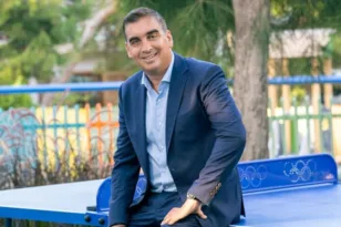 Γρηγόρης Κωνσταντάτος: Ο Δήμαρχος που δεν περιμένει το κράτος – «Θες επένδυση; Τι δίνεις στην πόλη;»